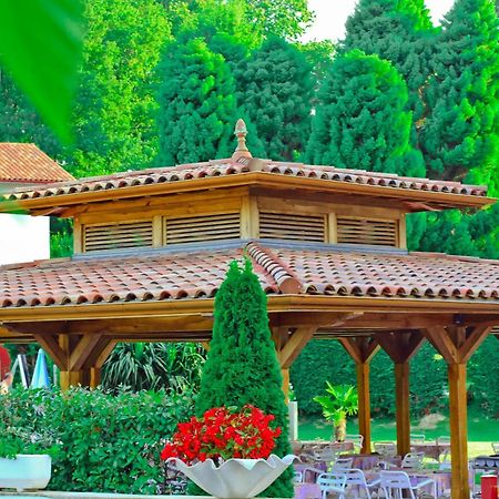 Hotel Restaurant Txistulari Itxassou Exterior foto