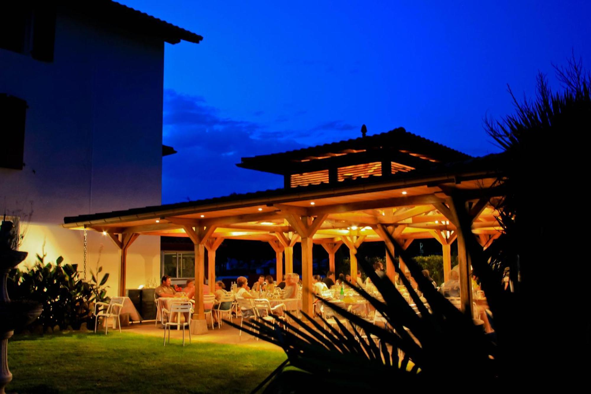Hotel Restaurant Txistulari Itxassou Exterior foto
